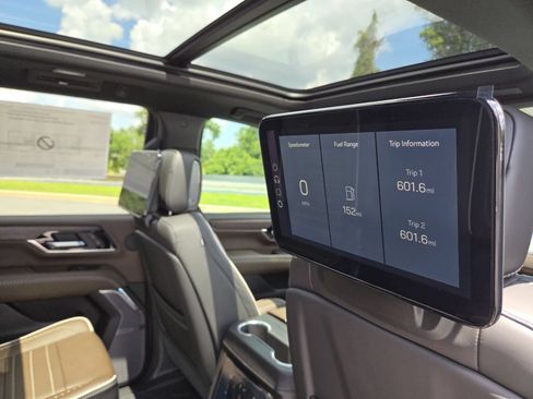 New 2026 GMC Yukon Denali Ultimate AWD/4WD image 32