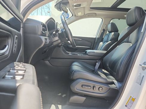 Used 2024 Honda Pilot Touring image 9