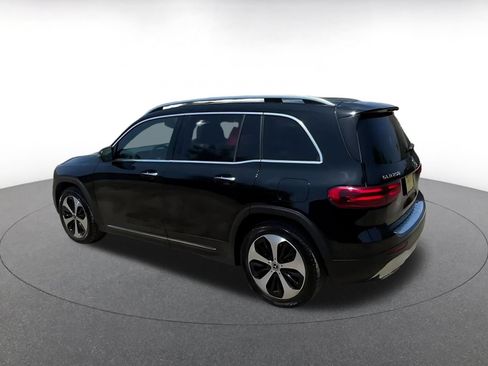Used 2025 Mercedes-Benz GLB 250 4MATIC image 10