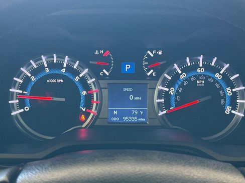 Used 2018 Toyota 4Runner SR5 image 24