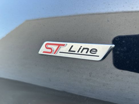 Used 2025 Ford Explorer ST-Line w/ ST-Line Street Pack AWD/4WD image 12