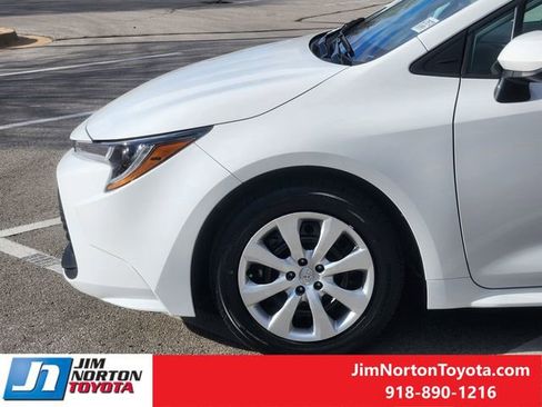 Used 2025 Toyota Corolla LE image 8