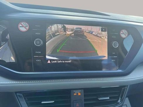 Used 2024 Volkswagen Taos SE image 12