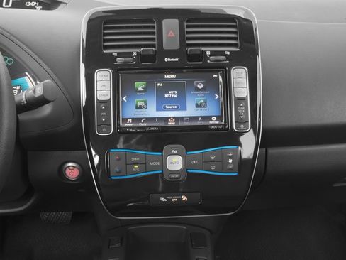 Used 2017 Nissan Leaf SV FWD image 13
