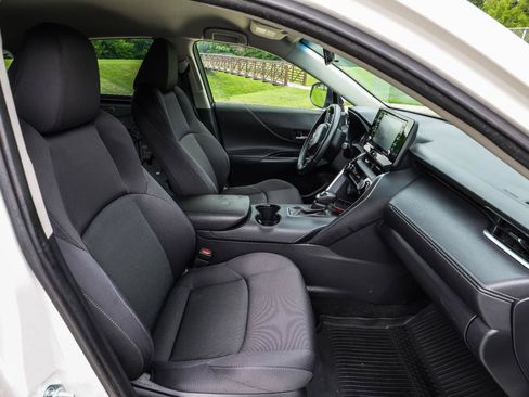 Used 2021 Toyota Venza LE AWD/4WD image 40