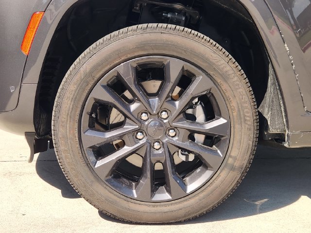 Certified 2026 Jeep Grand Cherokee L Limited AWD/4WD image 11