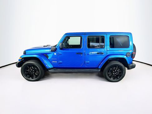 Used 2023 Jeep Wrangler Unlimited Sahara w/ Cold Weather Group AWD/4WD image 4