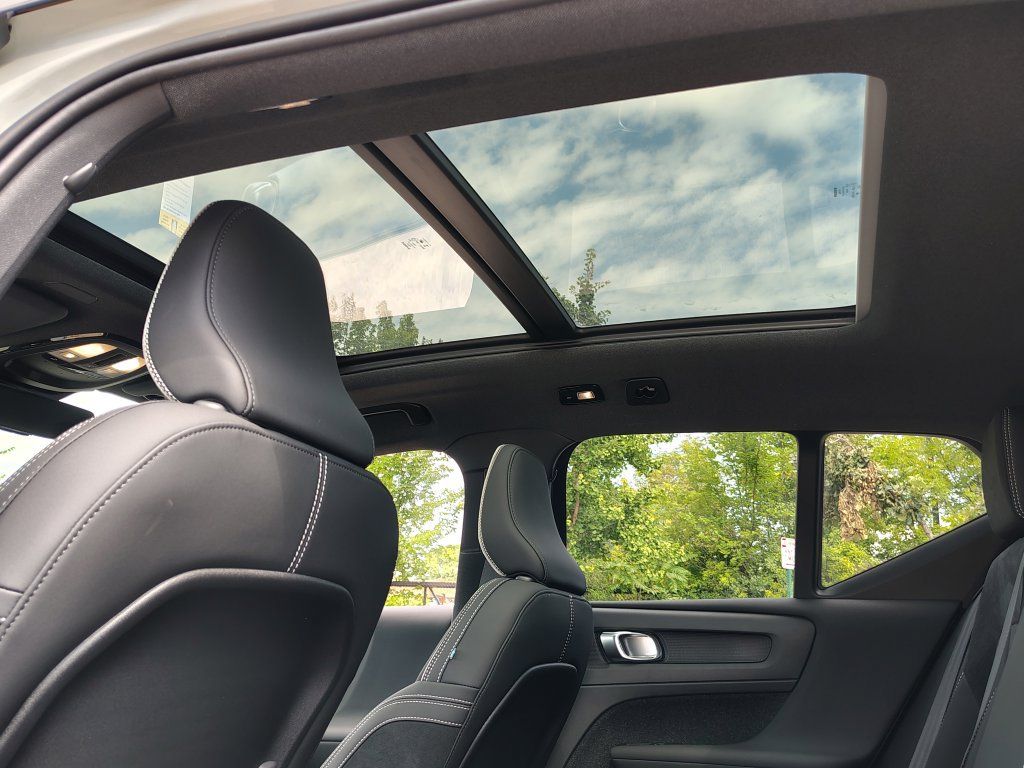 New 2026 Volvo XC40 B5 Ultra w/ Climate Package AWD/4WD image 26