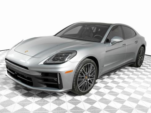 Used 2026 Porsche Panamera image 8