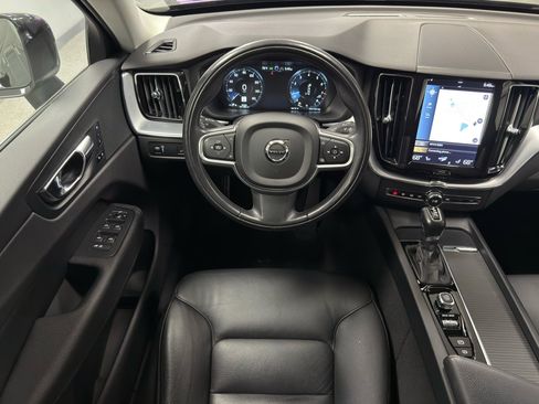 Used 2018 Volvo XC60 T5 Momentum w/ Convenience Package image 29