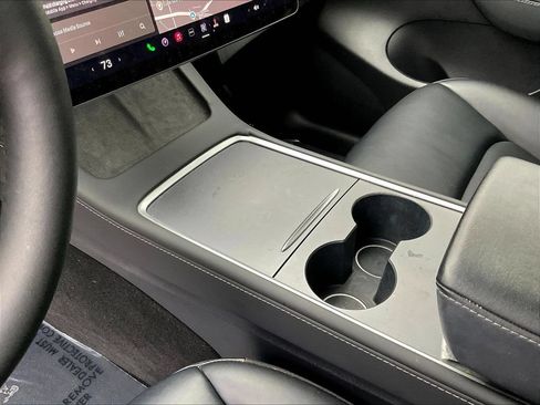 Used 2021 Tesla Model Y Long Range AWD/4WD image 17