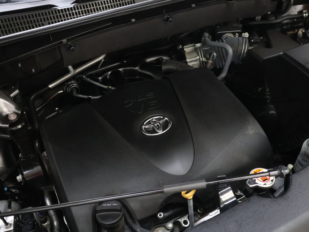 Used 2018 Toyota Highlander Limited w/ Carpet Mat Package (TMS) AWD/4WD image 27