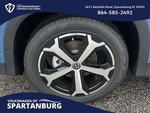 New 2026 Volkswagen Tiguan SE image 9