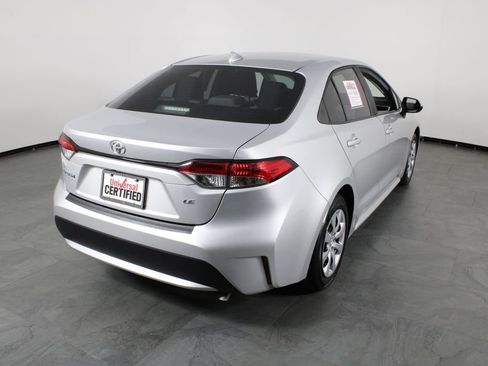 Used 2022 Toyota Corolla LE image 15