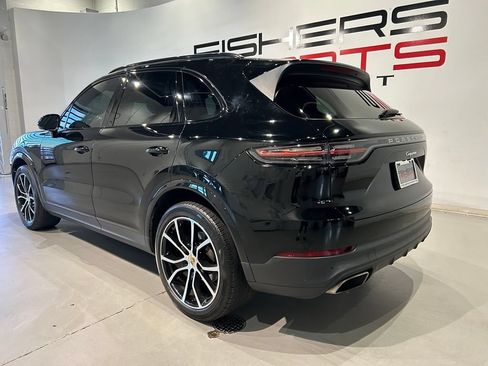 Used 2023 Porsche Cayenne AWD/4WD image 5