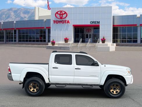 Used 2015 Toyota Tacoma PreRunner image 3