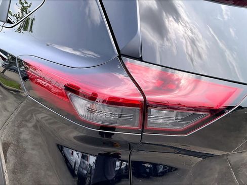 Used 2024 Nissan Rogue S FWD image 26