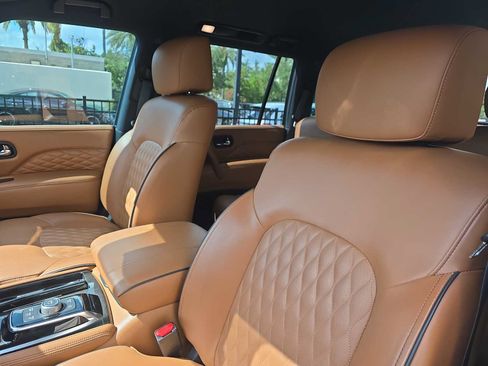 Used 2023 INFINITI QX80 Sensory w/ Cargo Package RWD image 17