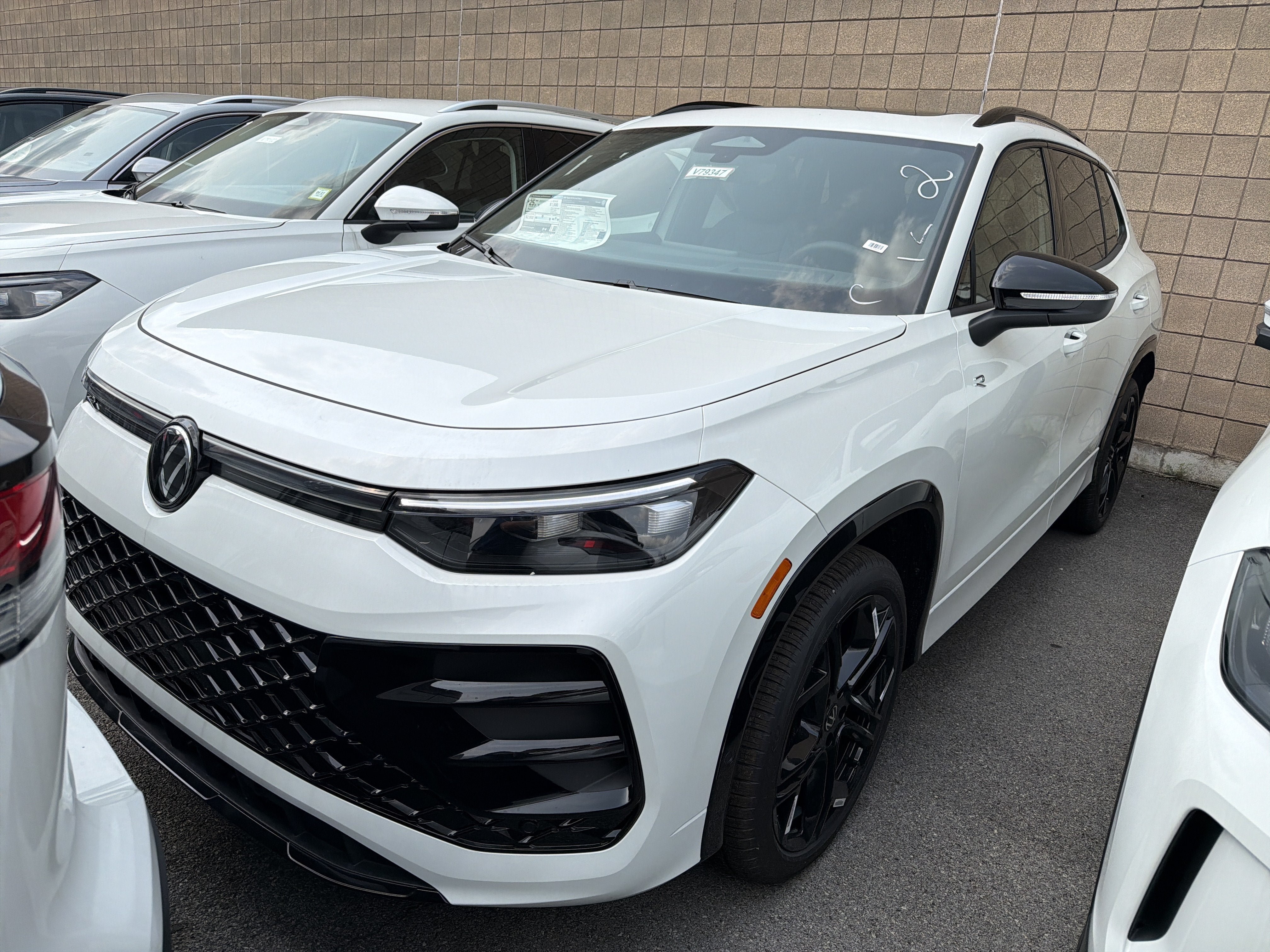 New 2026 Volkswagen Tiguan SE R-Line AWD/4WD image 3