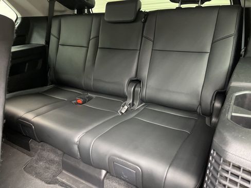 Used 2024 Toyota Sequoia Limited w/ Tow Technology Package image 21