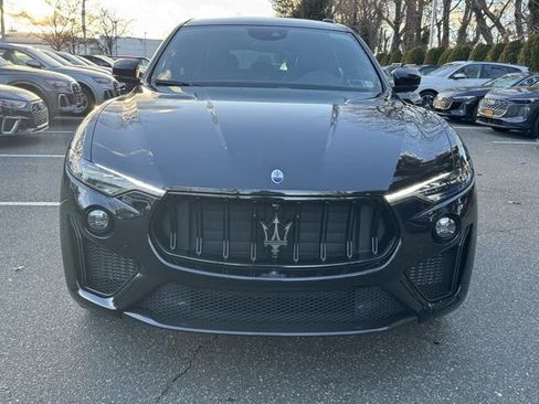 Used 2022 Maserati Levante Trofeo image 2