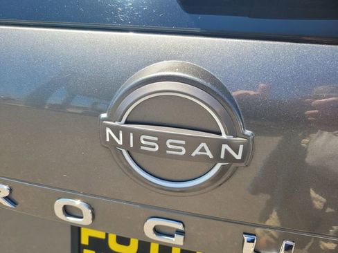 Certified 2023 Nissan Rogue SV FWD image 10