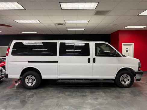 Used 2019 Chevrolet Express 3500 LT w/ LT Preferred Equipment Group RWD image 4