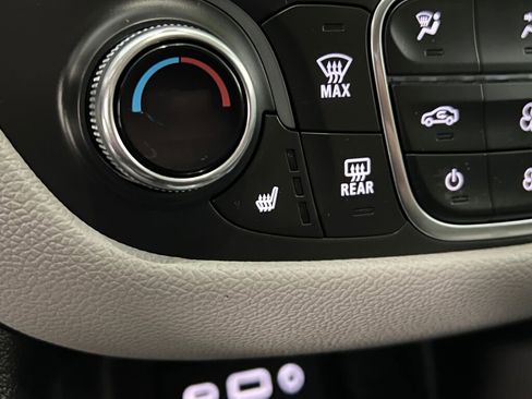 Used 2023 Chevrolet Equinox LT w/ Driver Convenience Package image 13