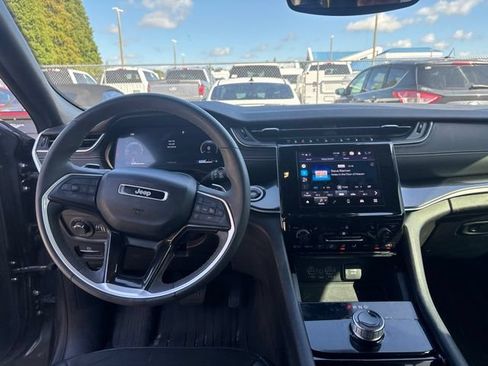 Used 2023 Jeep Grand Cherokee L Laredo RWD image 11