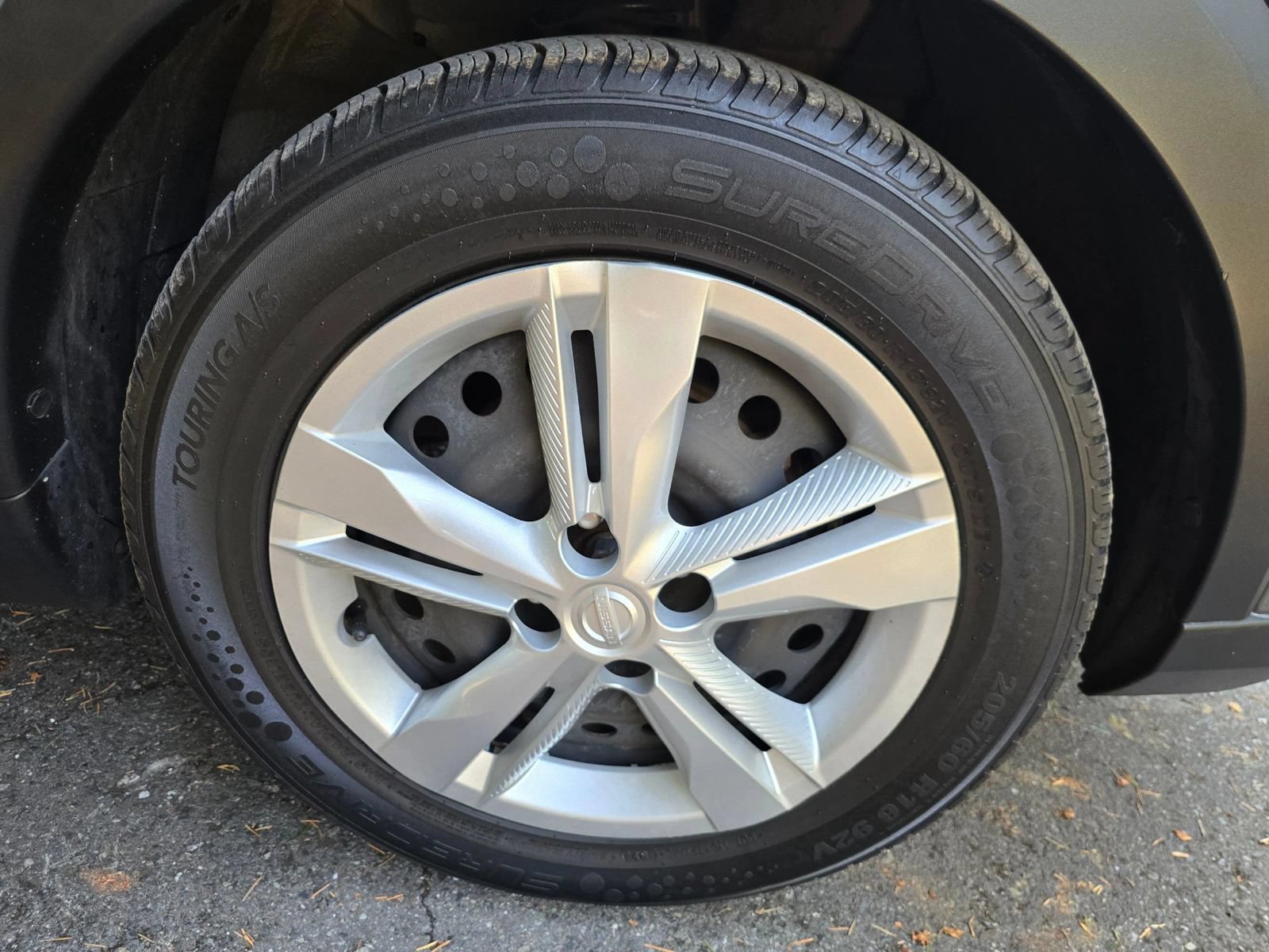 Used 2020 Nissan Kicks S FWD image 9