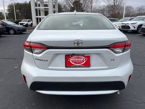 Used 2022 Toyota Corolla LE image 6