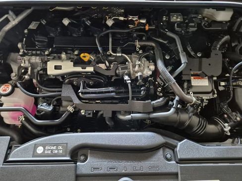 Certified 2024 Toyota Prius Limited w/ Limited Premium Package AWD/4WD image 31