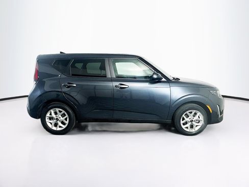 Used 2025 Kia Soul LX w/ LX Technology Package FWD image 10