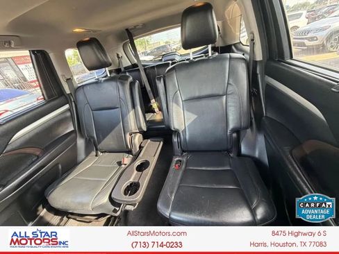 Used 2018 Toyota Highlander XLE FWD image 18