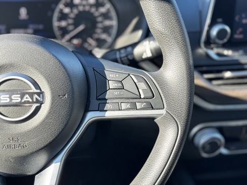 Used 2023 Nissan Altima 2.5 SV image 23