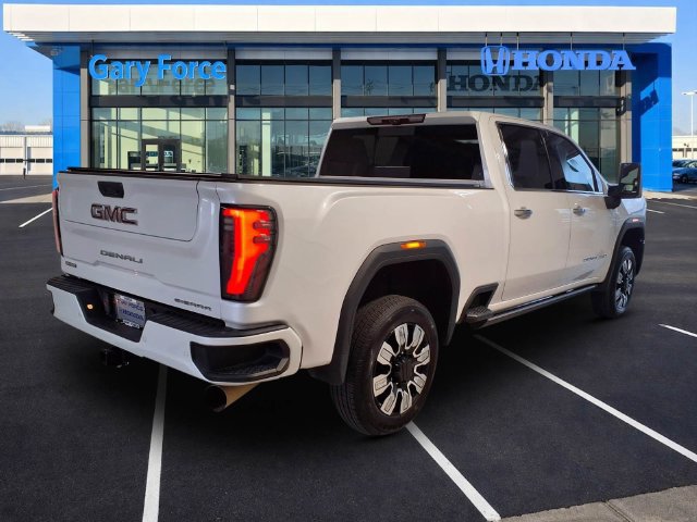 Used 2024 GMC Sierra 2500 Denali w/ Denali Reserve Package AWD/4WD image 2