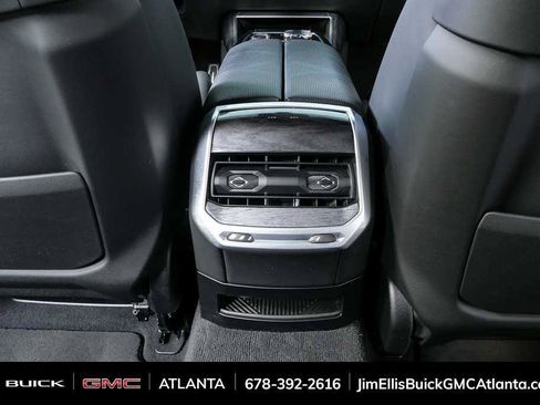 Used 2023 BMW 760i xDrive AWD/4WD image 19