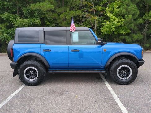 Used 2023 Ford Bronco Badlands image 3