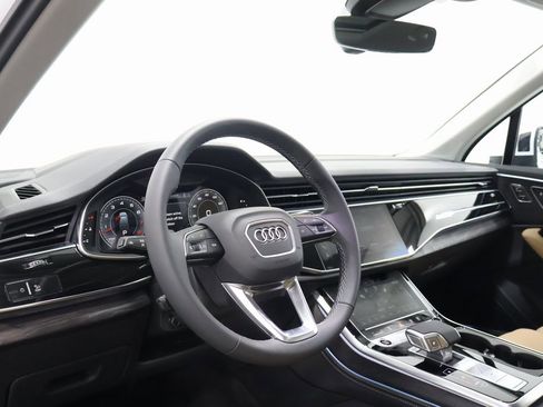 Used 2025 Audi Q7 3.0T Prestige image 15