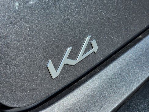 New 2026 Kia K4 LXS image 8