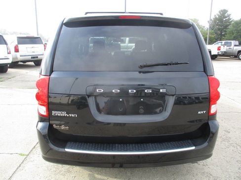 Used 2020 Dodge Grand Caravan SXT image 6