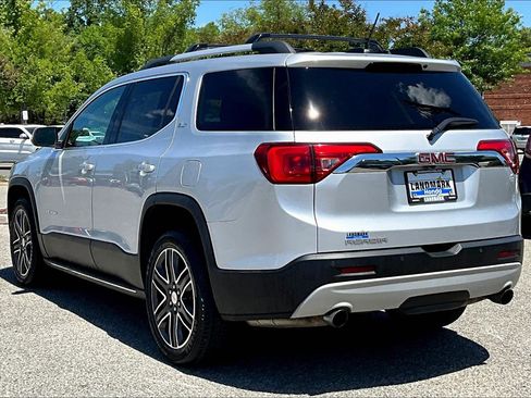 Used 2017 GMC Acadia SLT FWD image 12