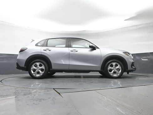 Certified 2024 Honda HR-V LX image 32