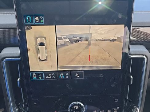 Used 2025 GMC Yukon Elevation image 23