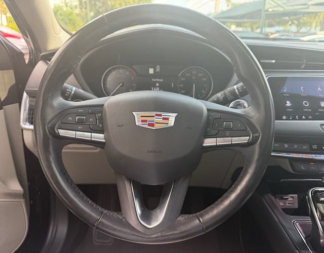 Used 2021 Cadillac XT4 Premium Luxury w/ Cold Weather Package AWD/4WD image 9
