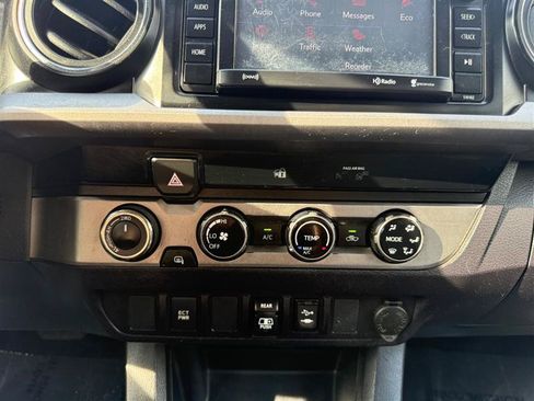 Used 2018 Toyota Tacoma SR5 AWD/4WD image 37