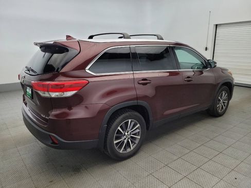 Used 2019 Toyota Highlander XLE AWD/4WD image 10