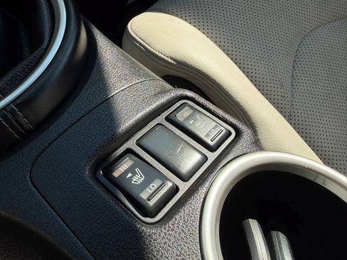 Used 2009 Nissan 370Z Touring w/ Sport Pkg RWD image 19