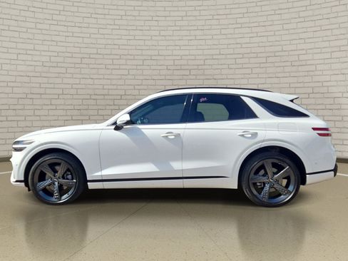 Used 2022 Genesis GV70 2.5T w/ Sport Prestige Package AWD/4WD image 8