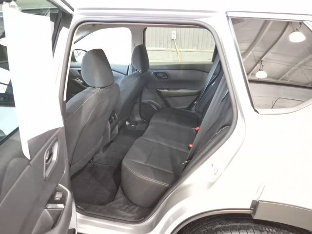 Used 2025 Nissan Rogue S AWD/4WD image 16